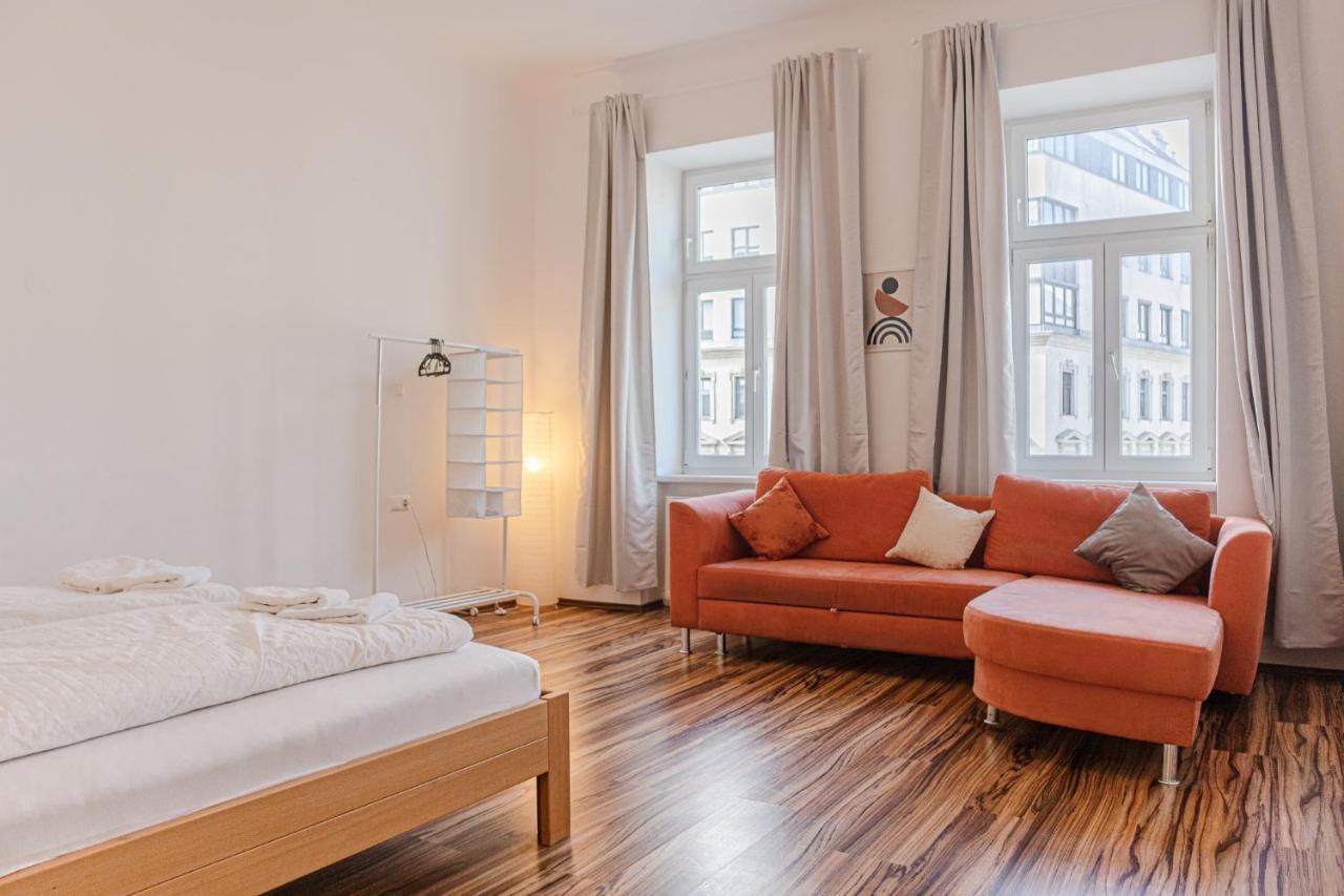 Special Vintage Viennese Apartment - 12Min F Downtown Bagian luar foto