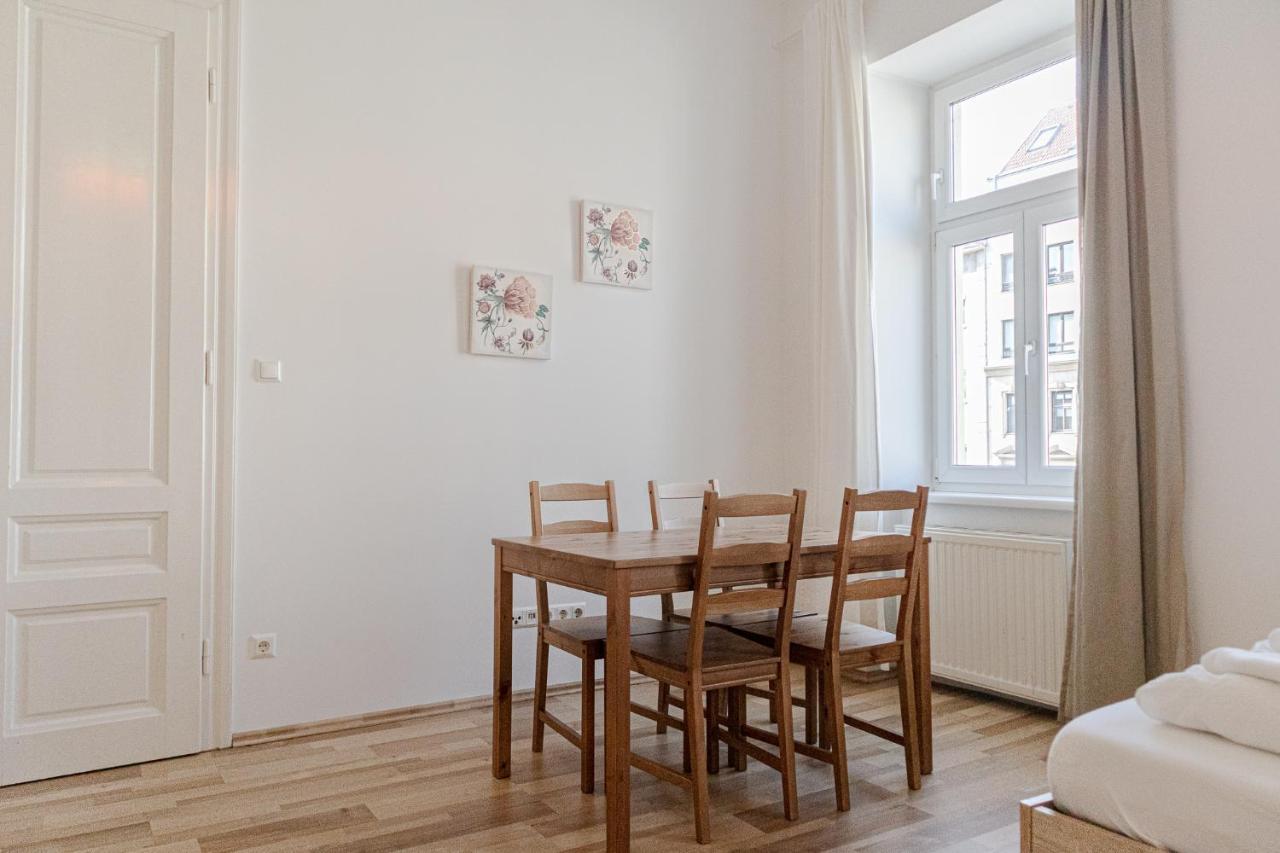 Special Vintage Viennese Apartment - 12Min F Downtown Bagian luar foto