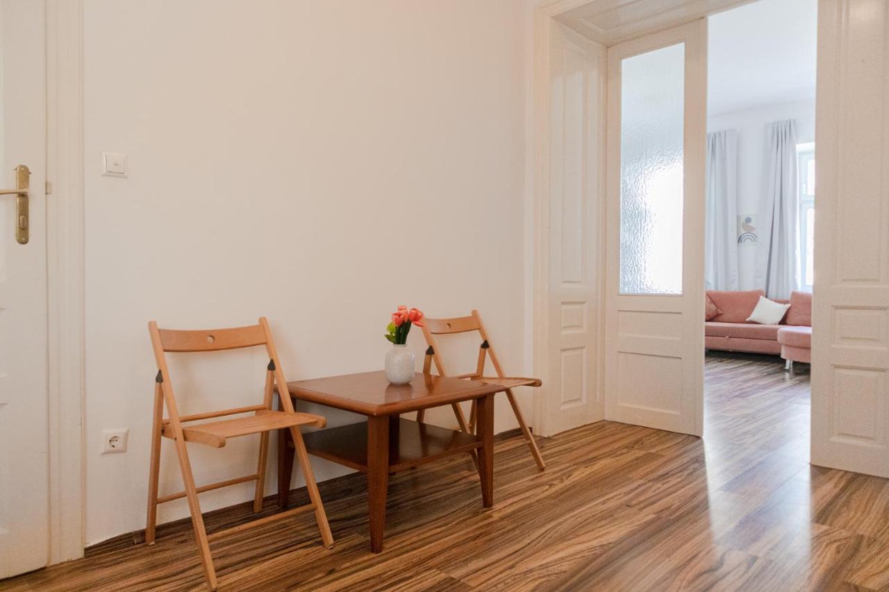 Special Vintage Viennese Apartment - 12Min F Downtown Bagian luar foto