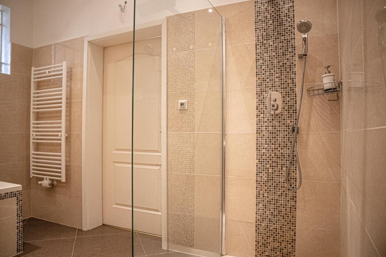 Special Vintage Viennese Apartment - 12Min F Downtown Bagian luar foto